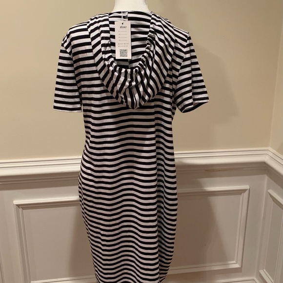 Women Stripped Hooded Dress - Picture 3 of 4